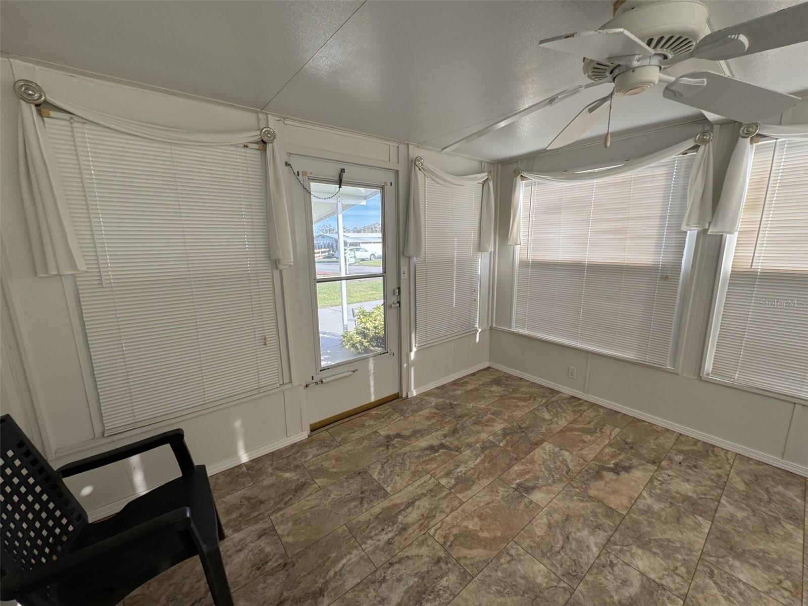 9138 LAKE POINT BLVD