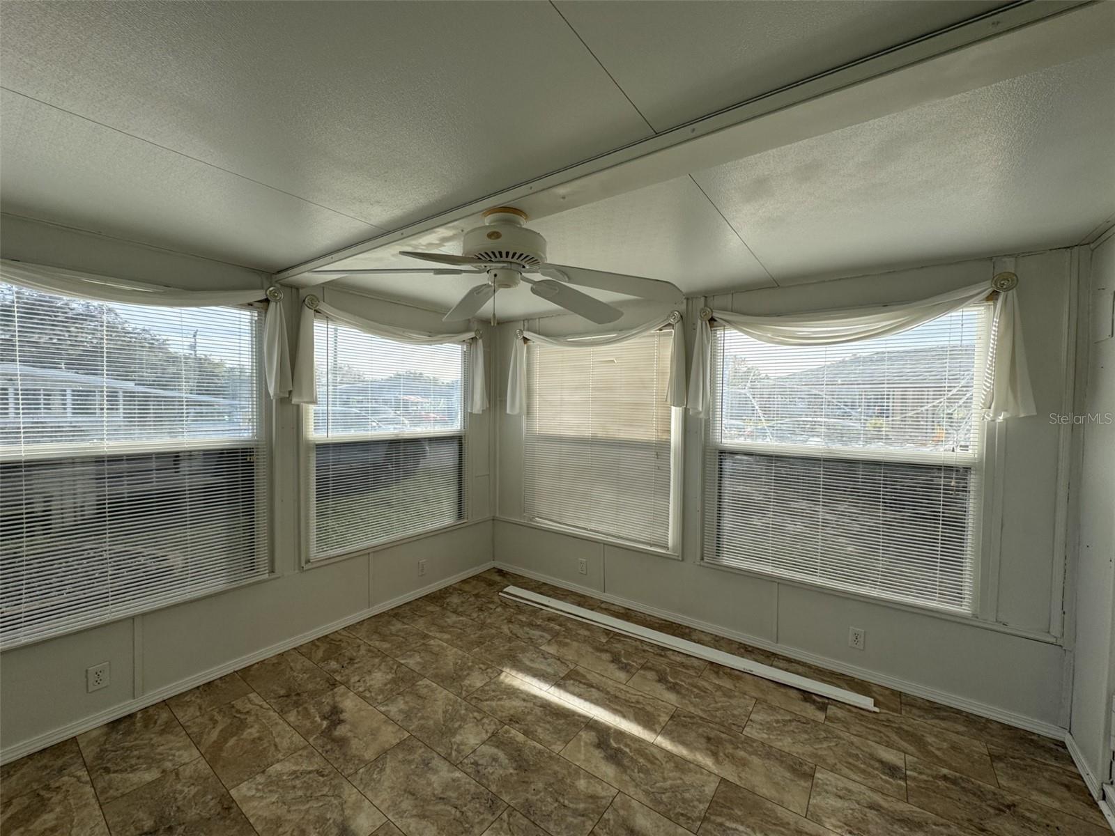 9138 LAKE POINT BLVD