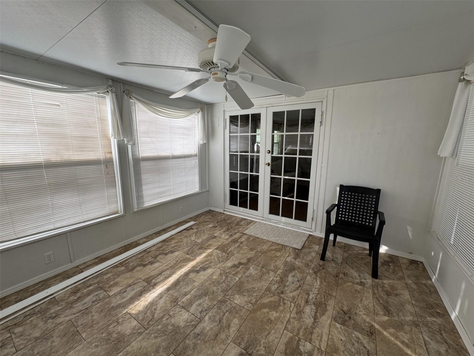 9138 LAKE POINT BLVD