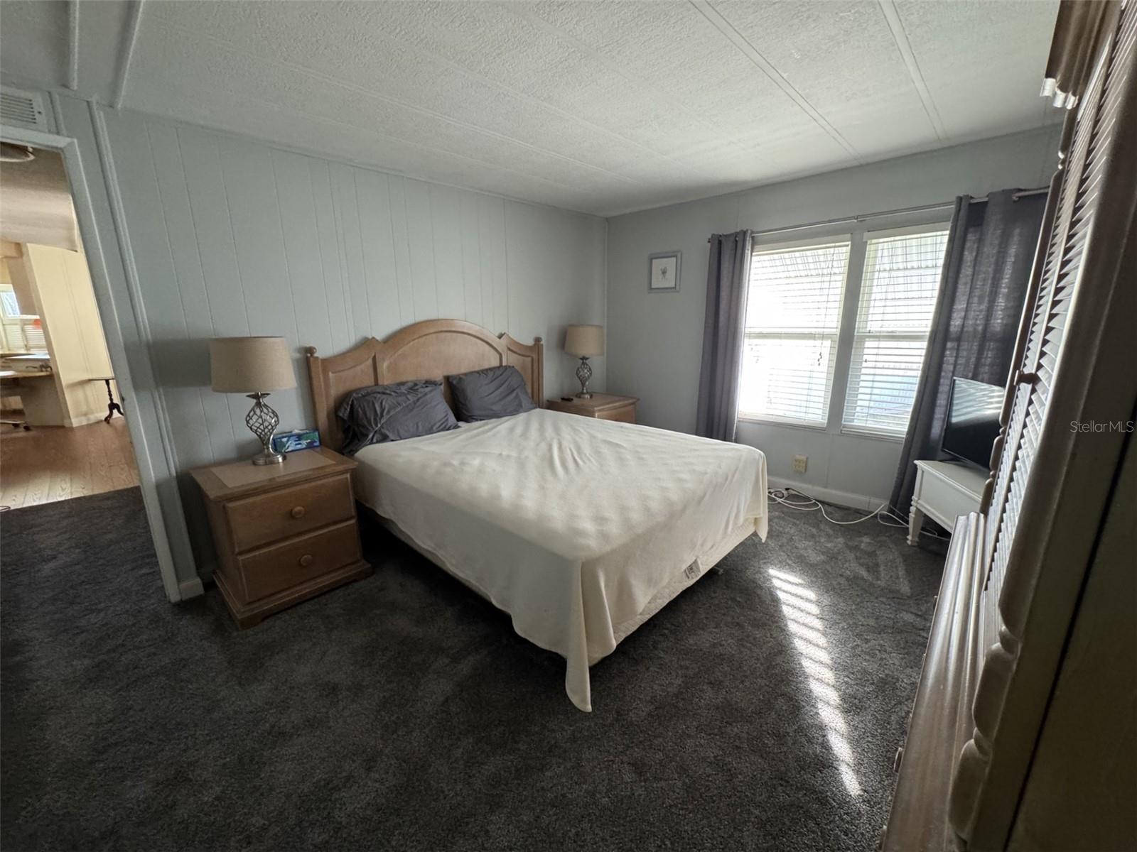 9138 LAKE POINT BLVD