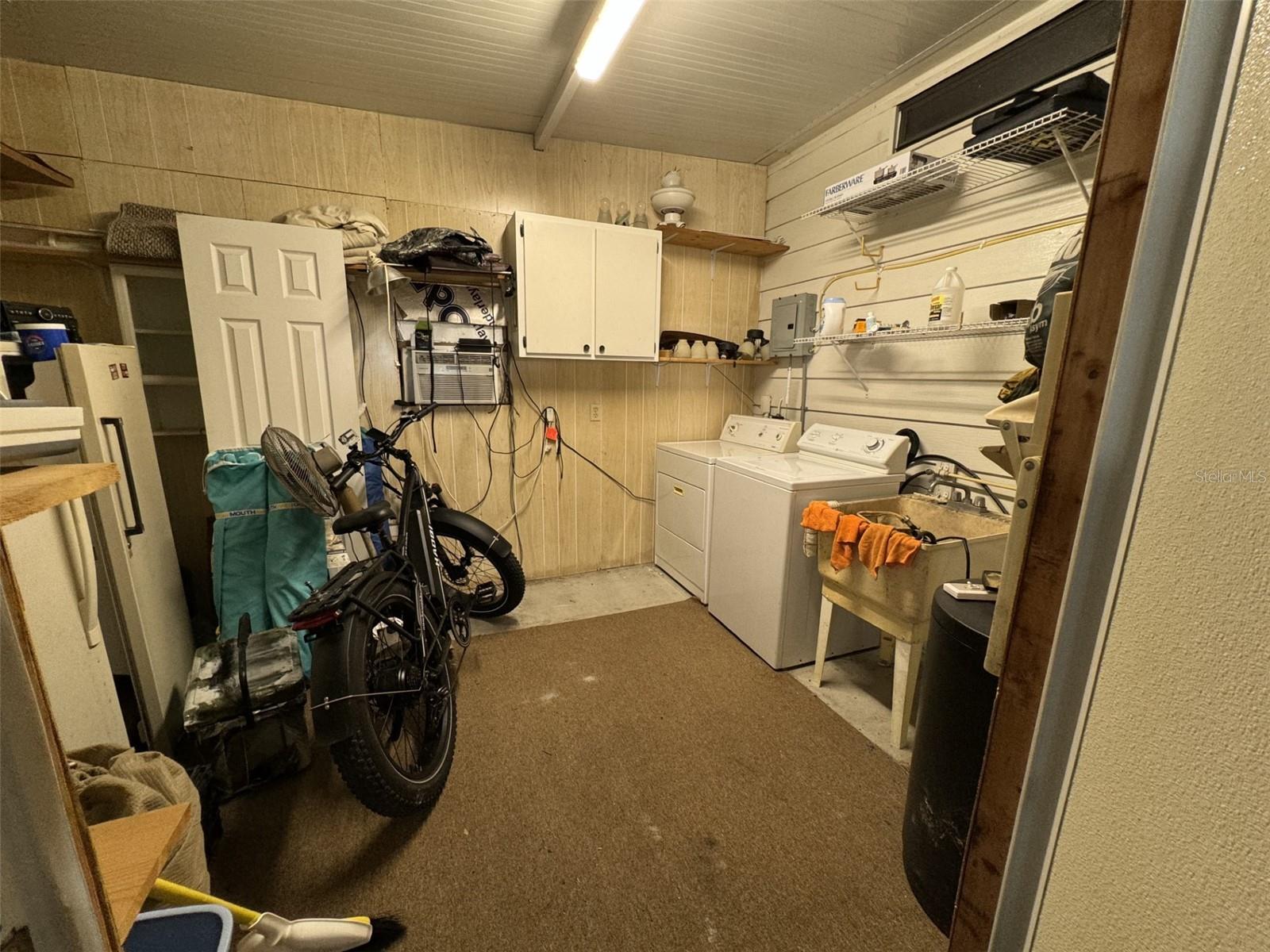 9000 LAKE POINT BLVD