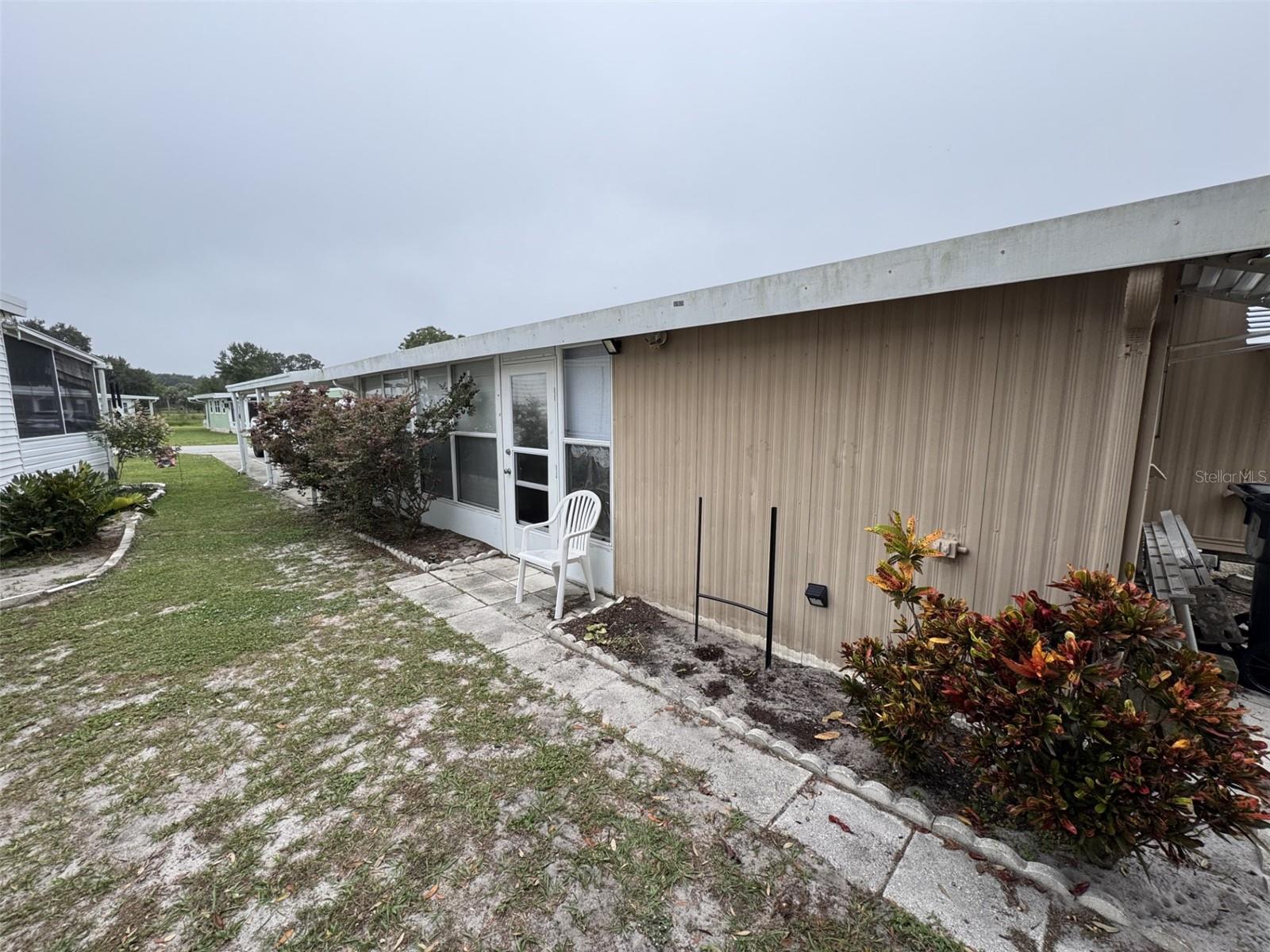 9072 LAKE POINT BLVD