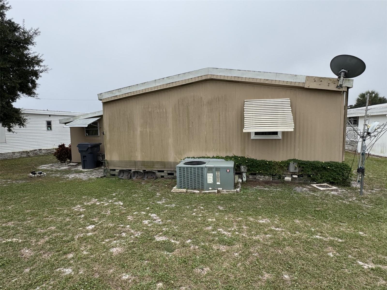 9072 LAKE POINT BLVD