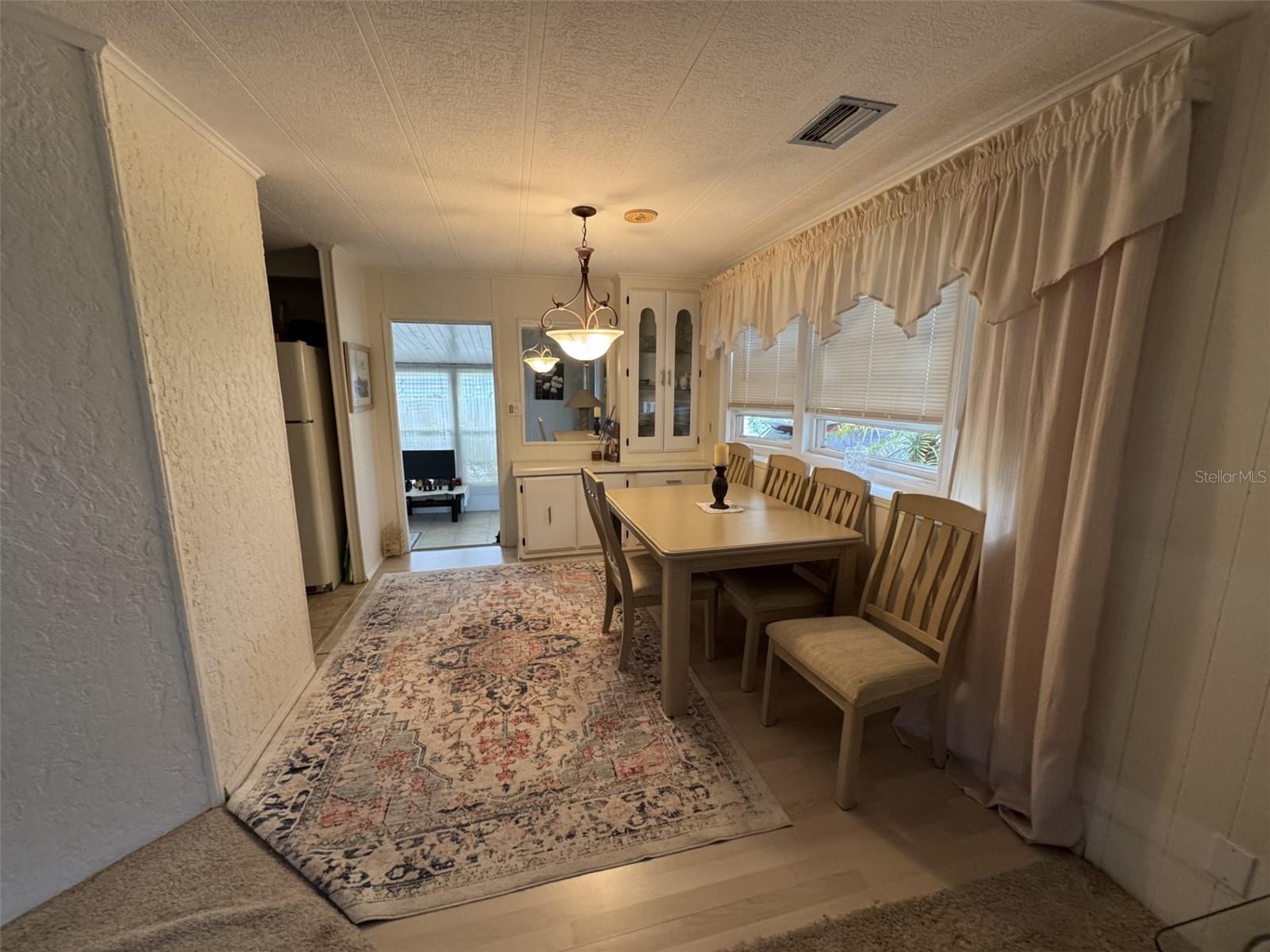 9072 LAKE POINT BLVD