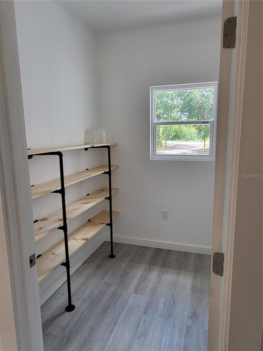 1340 W FROSTPROOF RD