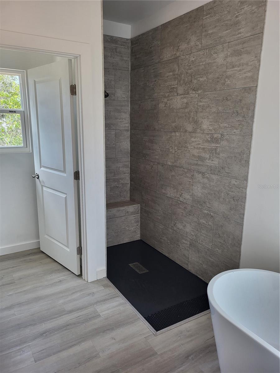 1340 W FROSTPROOF RD