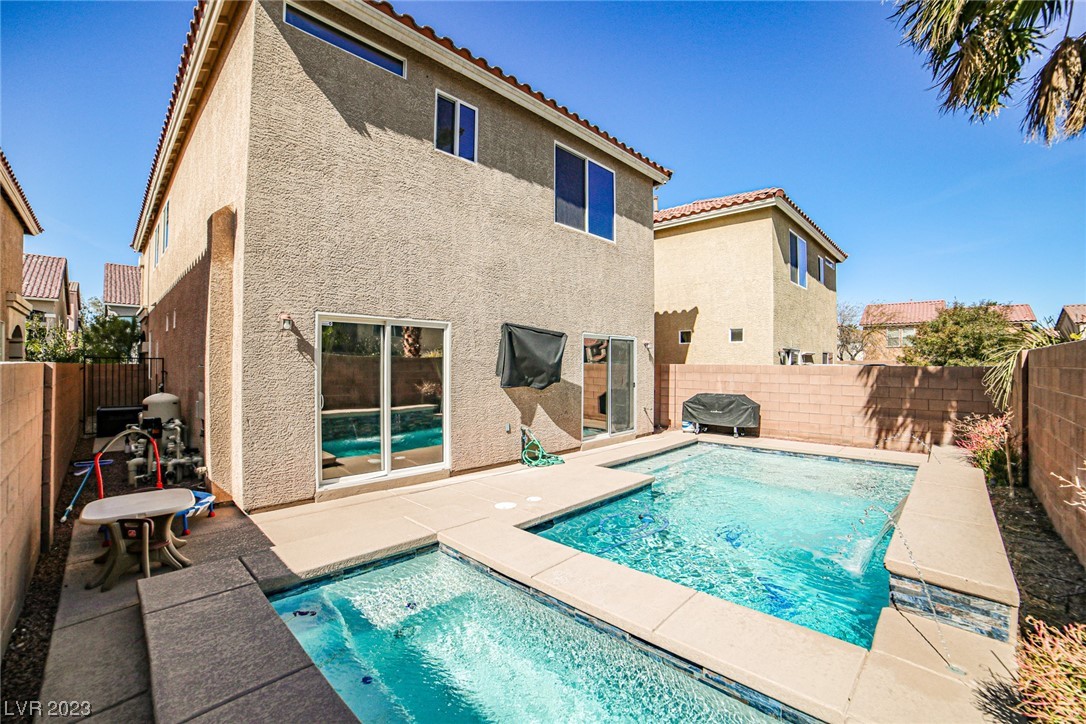 8412 Golden Amber Street