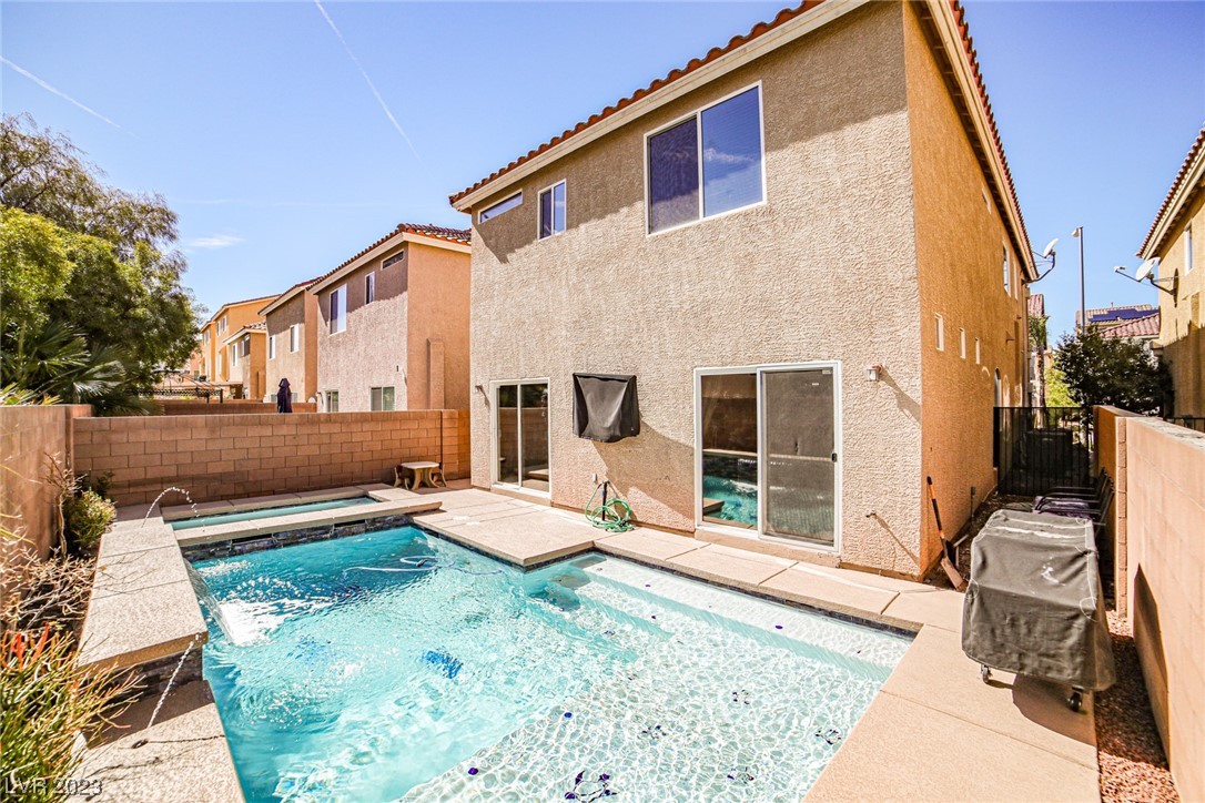 8412 Golden Amber Street