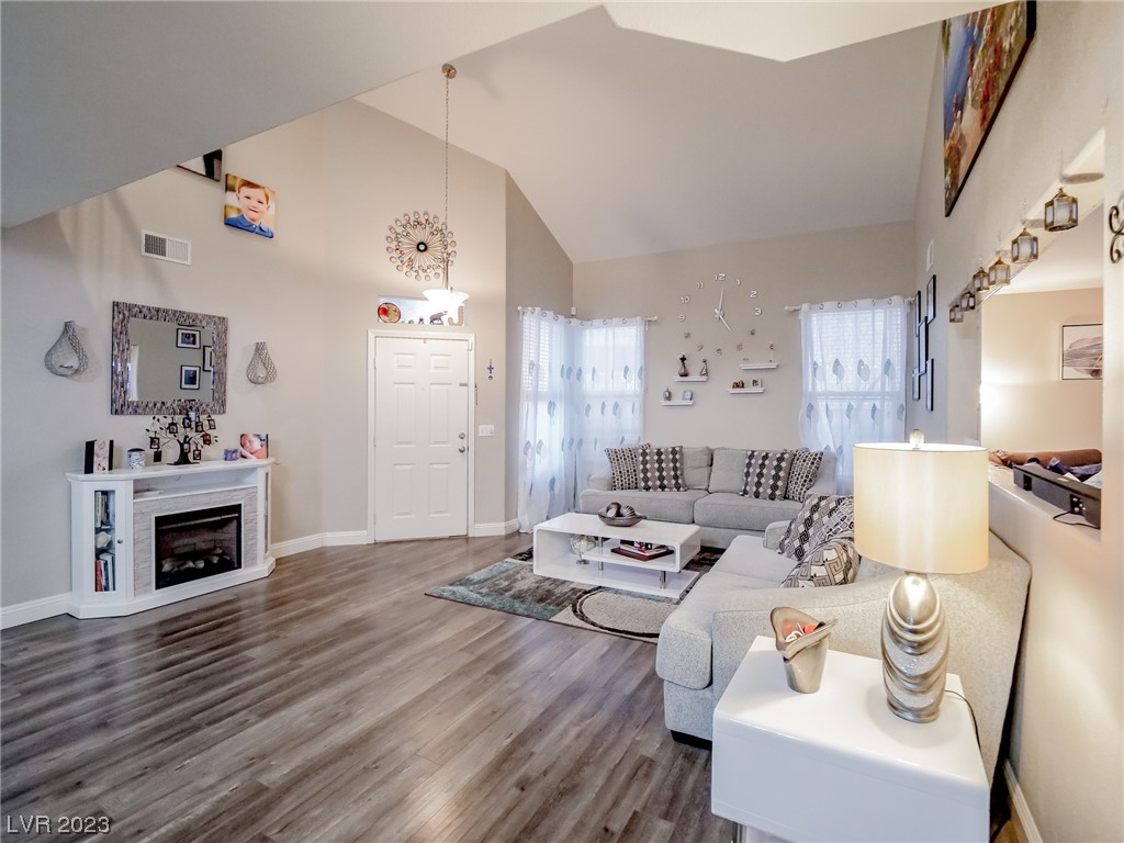 7405 Wildwind Drive