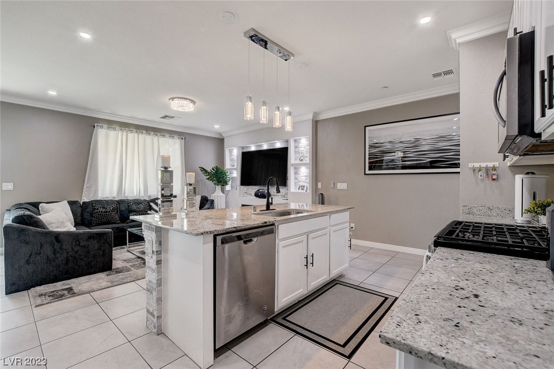 1637 Harvest Pecan Court