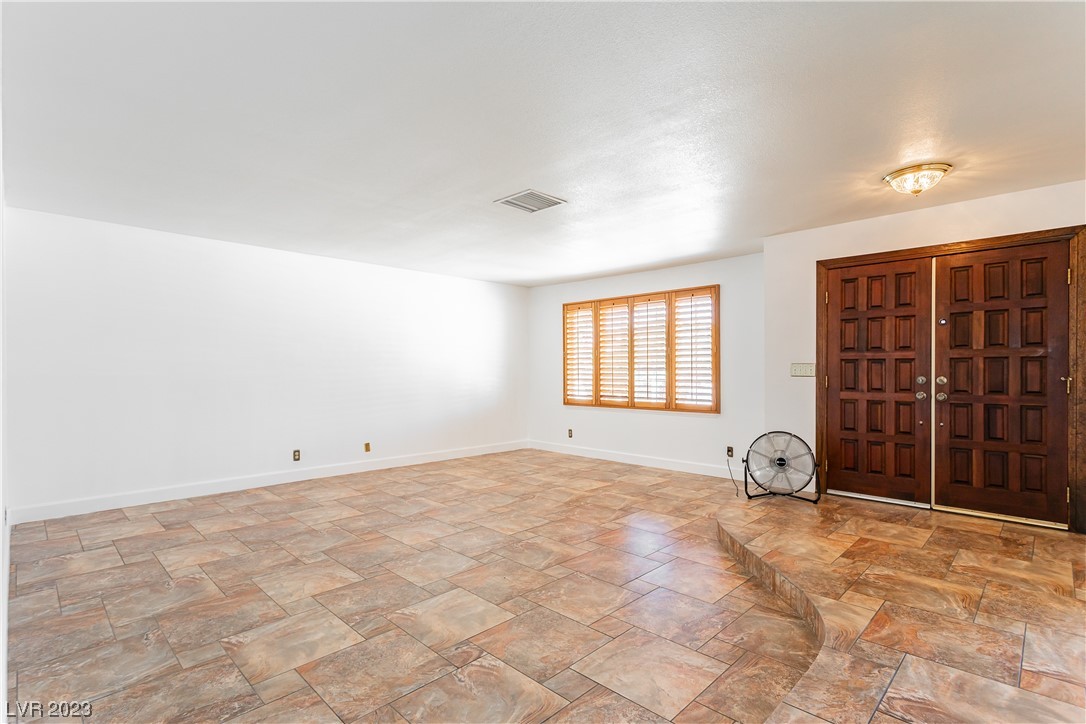 3209 Robin Circle