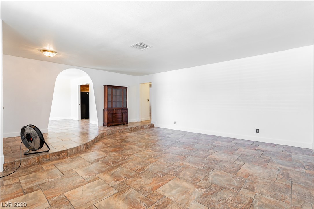 3209 Robin Circle