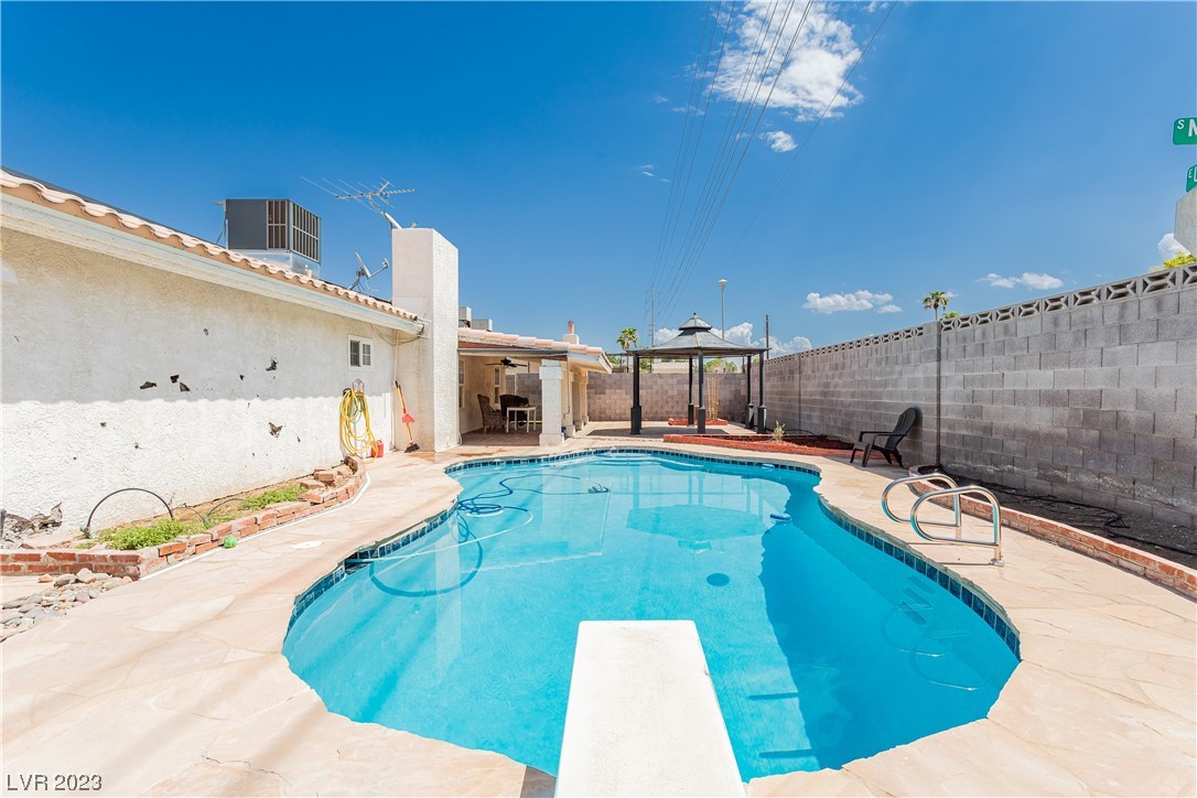 3209 Robin Circle