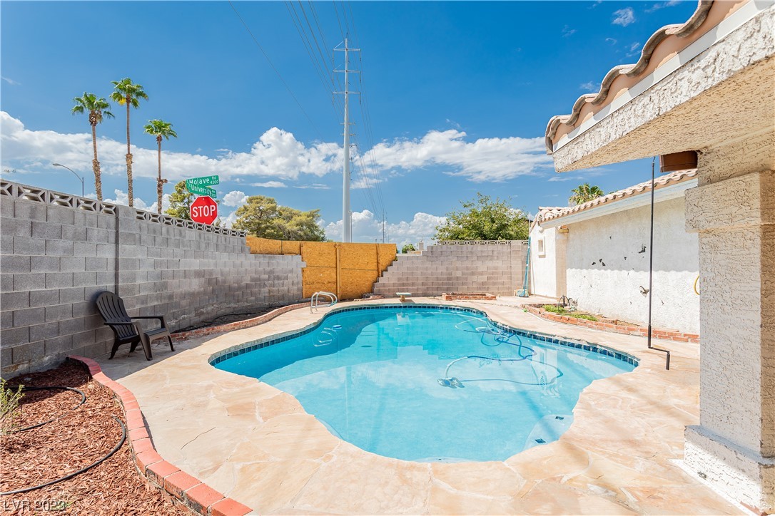 3209 Robin Circle