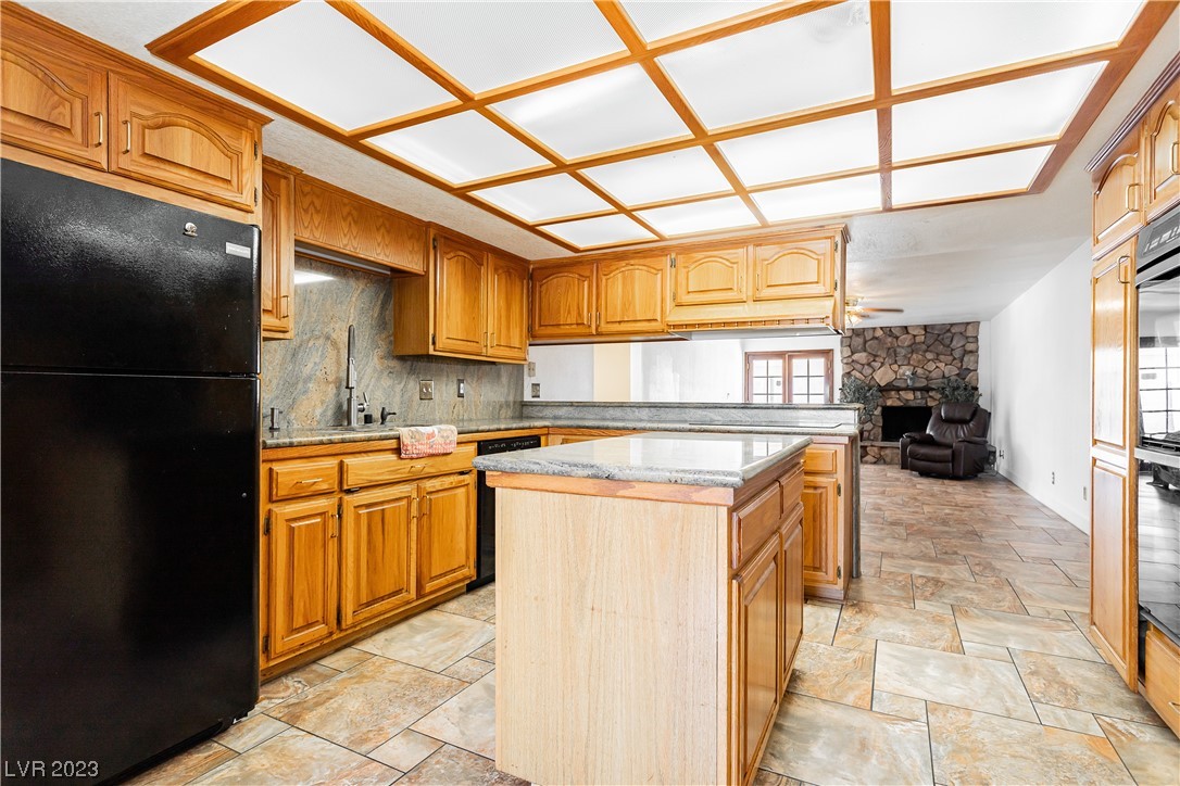 3209 Robin Circle