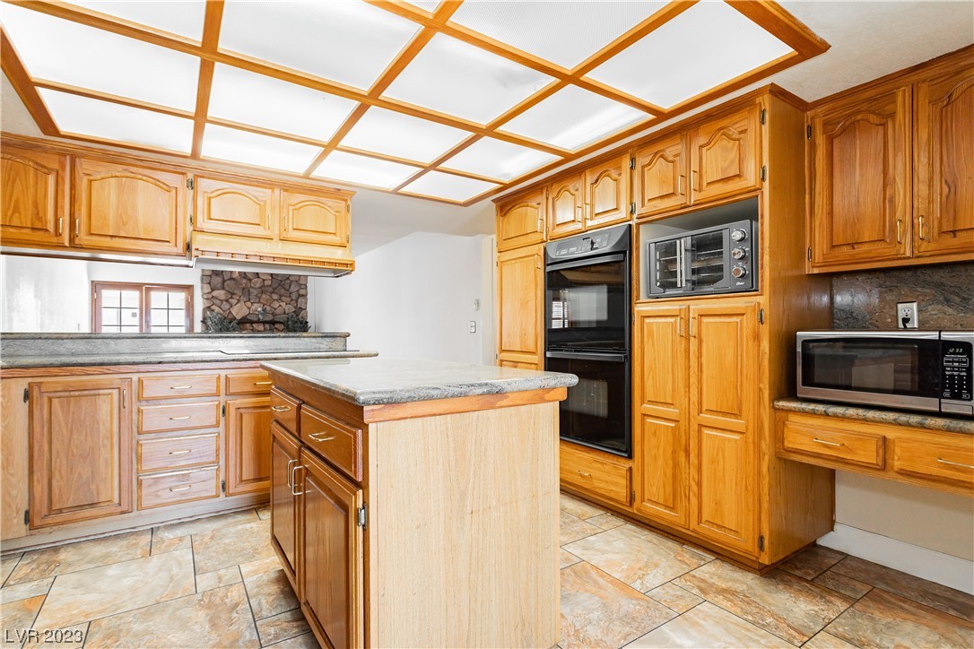3209 Robin Circle