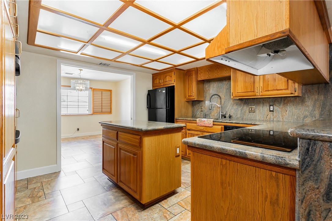 3209 Robin Circle