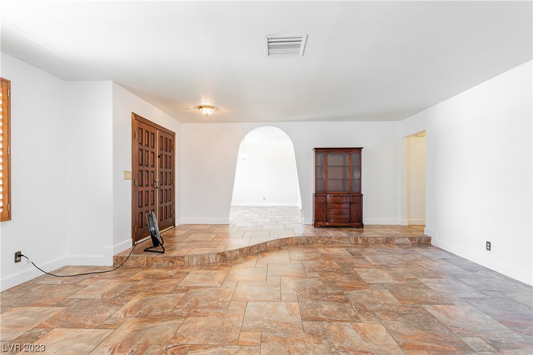 3209 Robin Circle