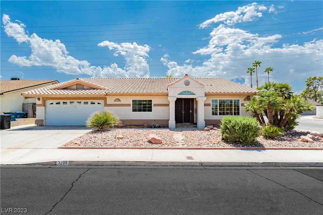 3209 Robin Circle