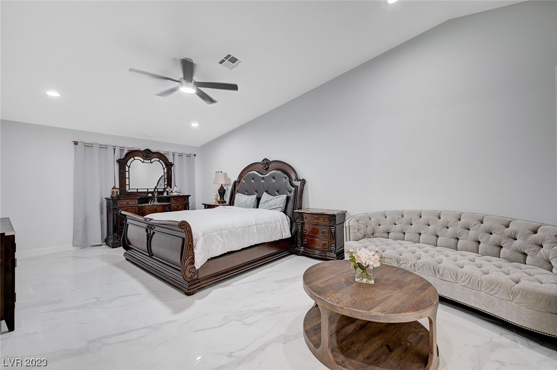 2645 Pershing Circle