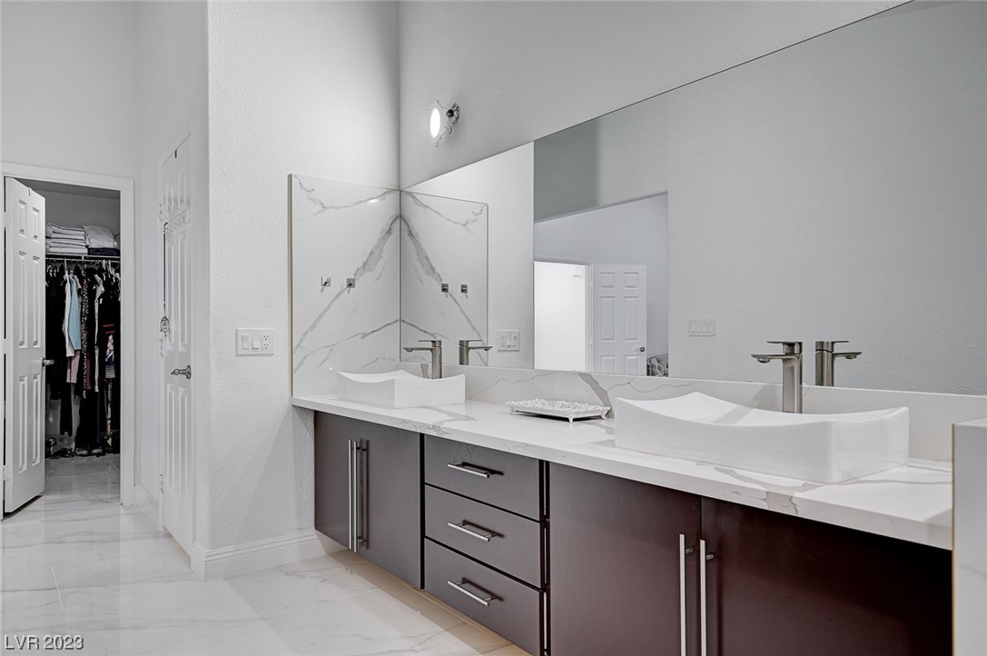 2645 Pershing Circle