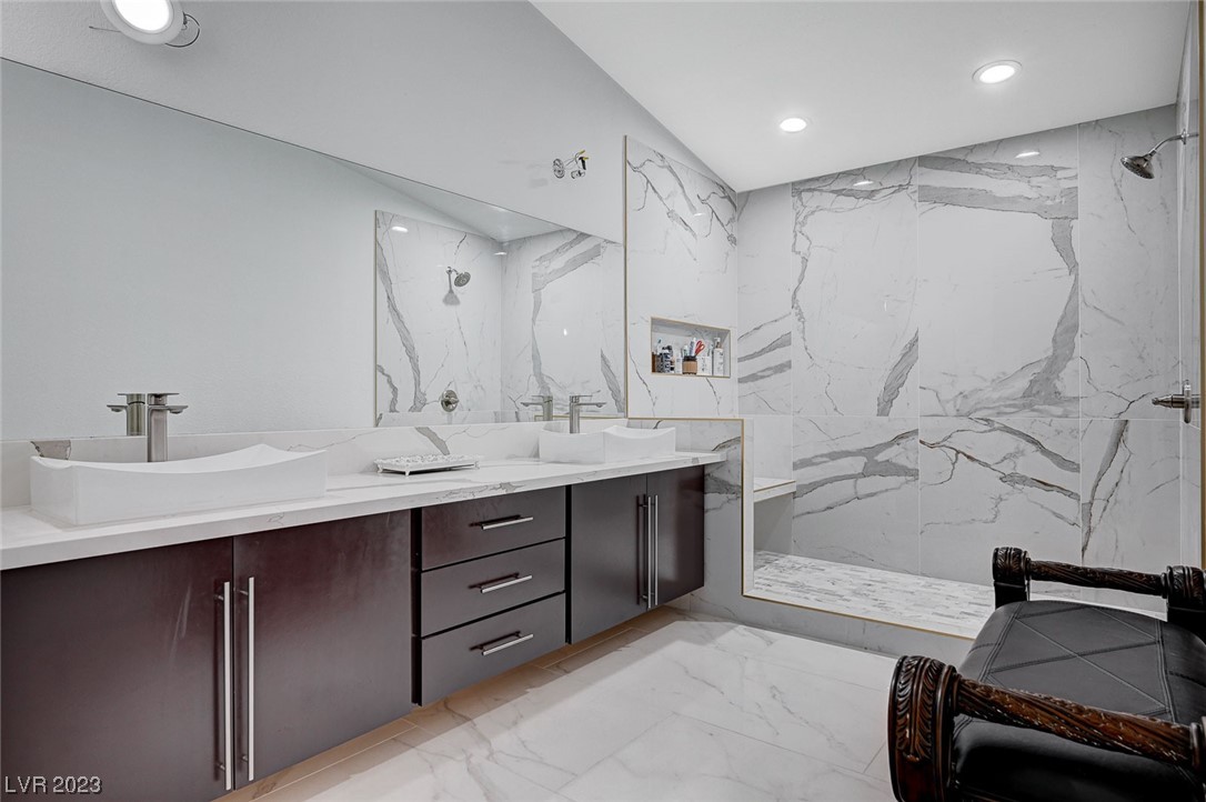 2645 Pershing Circle