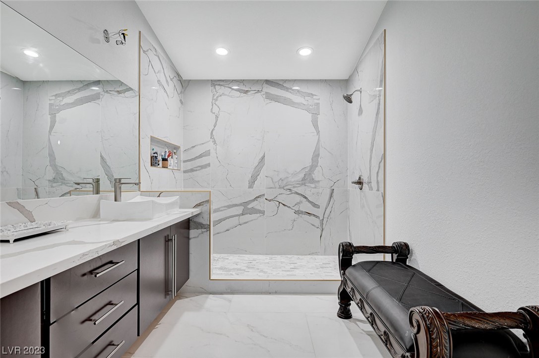 2645 Pershing Circle