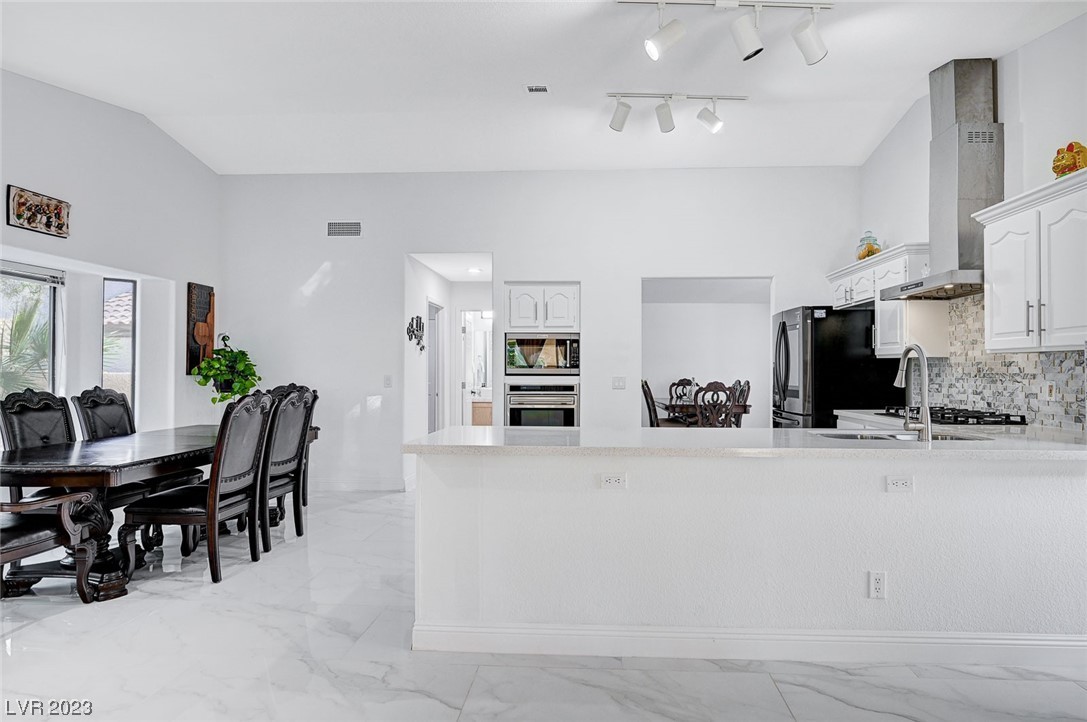 2645 Pershing Circle