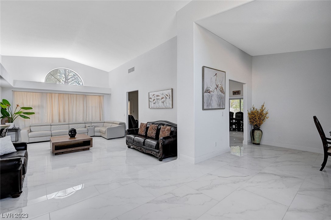 2645 Pershing Circle