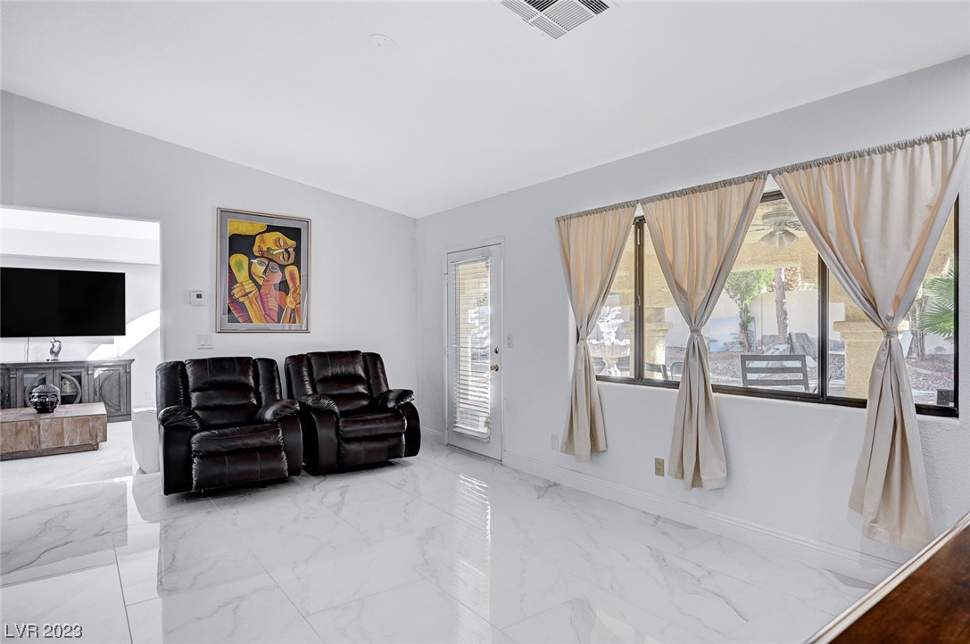 2645 Pershing Circle