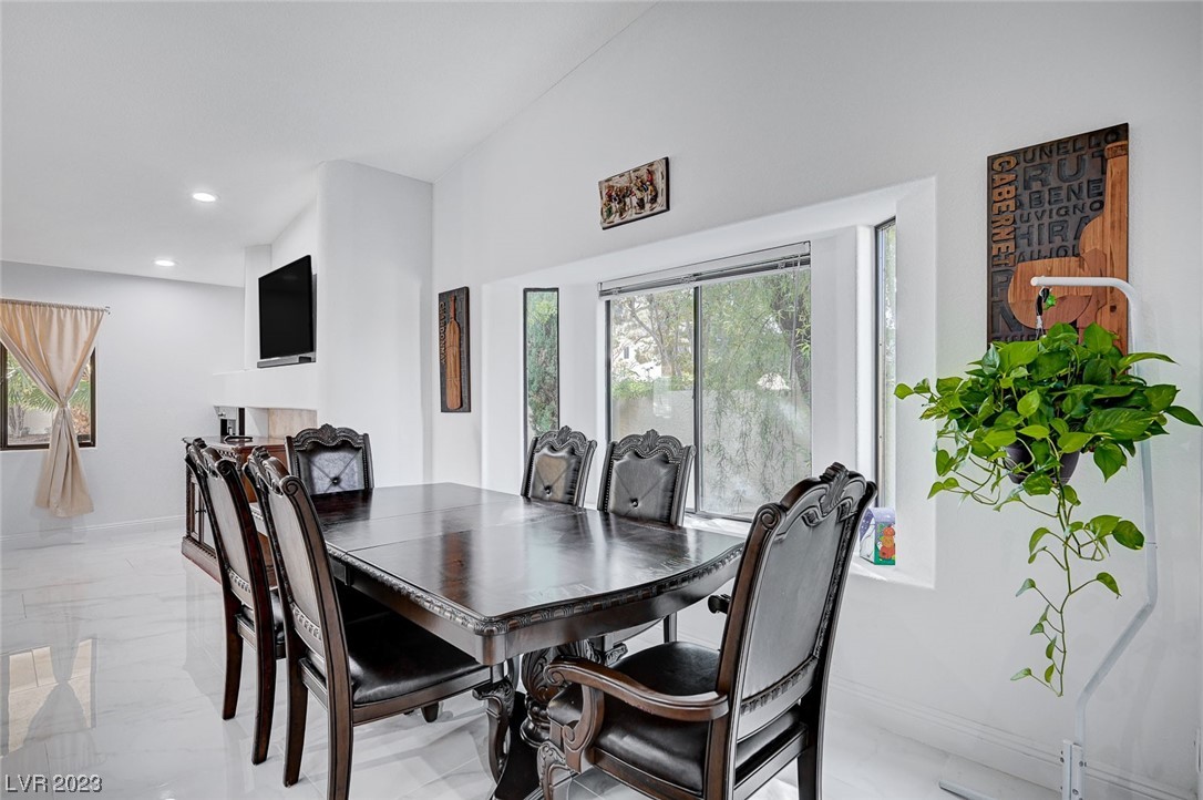 2645 Pershing Circle