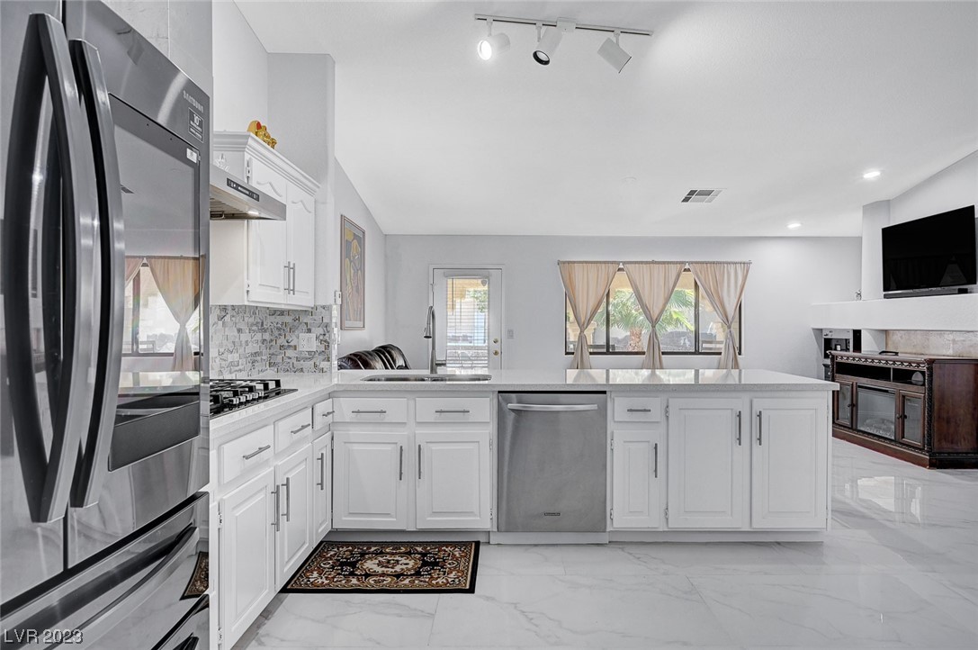 2645 Pershing Circle