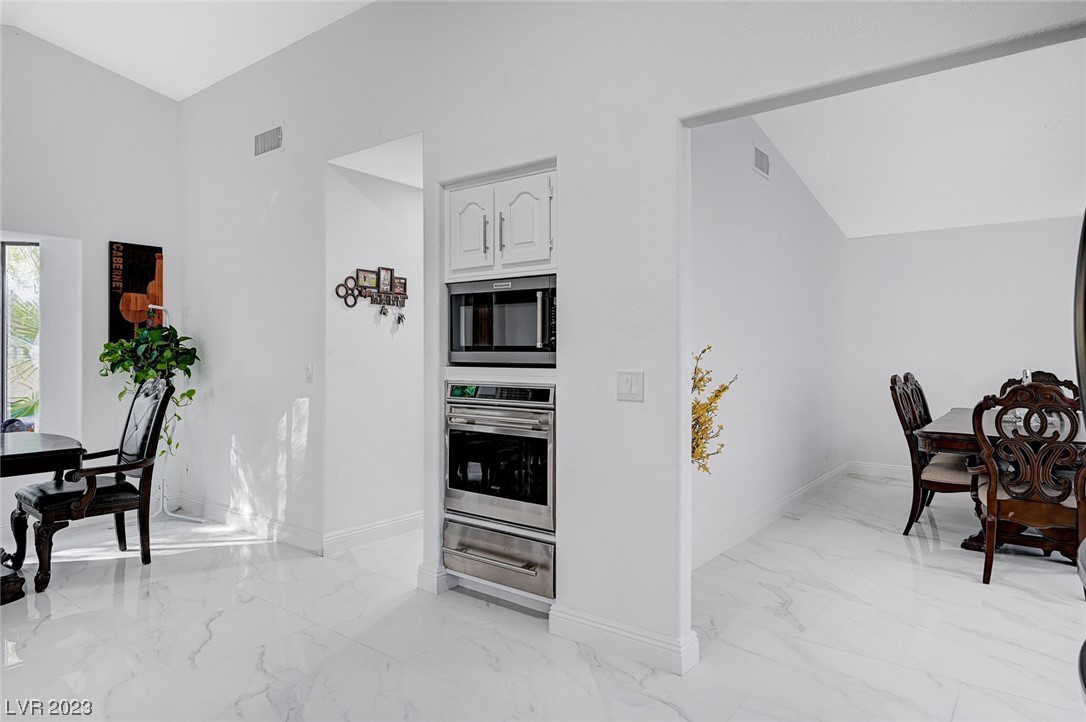 2645 Pershing Circle