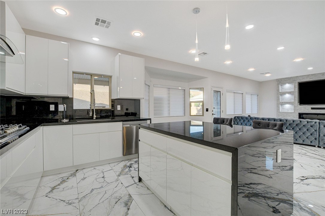 8332 Minots Ledge Avenue