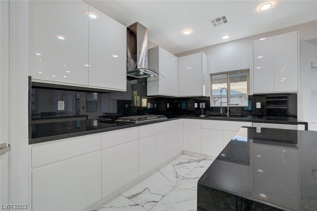 8332 Minots Ledge Avenue