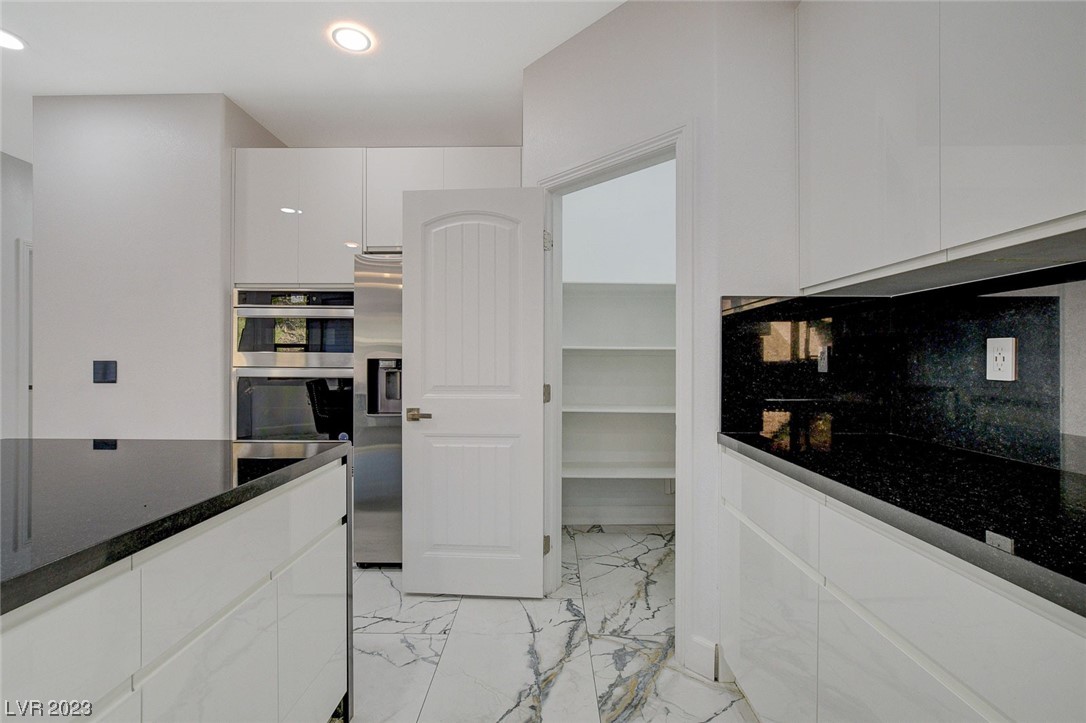 8332 Minots Ledge Avenue