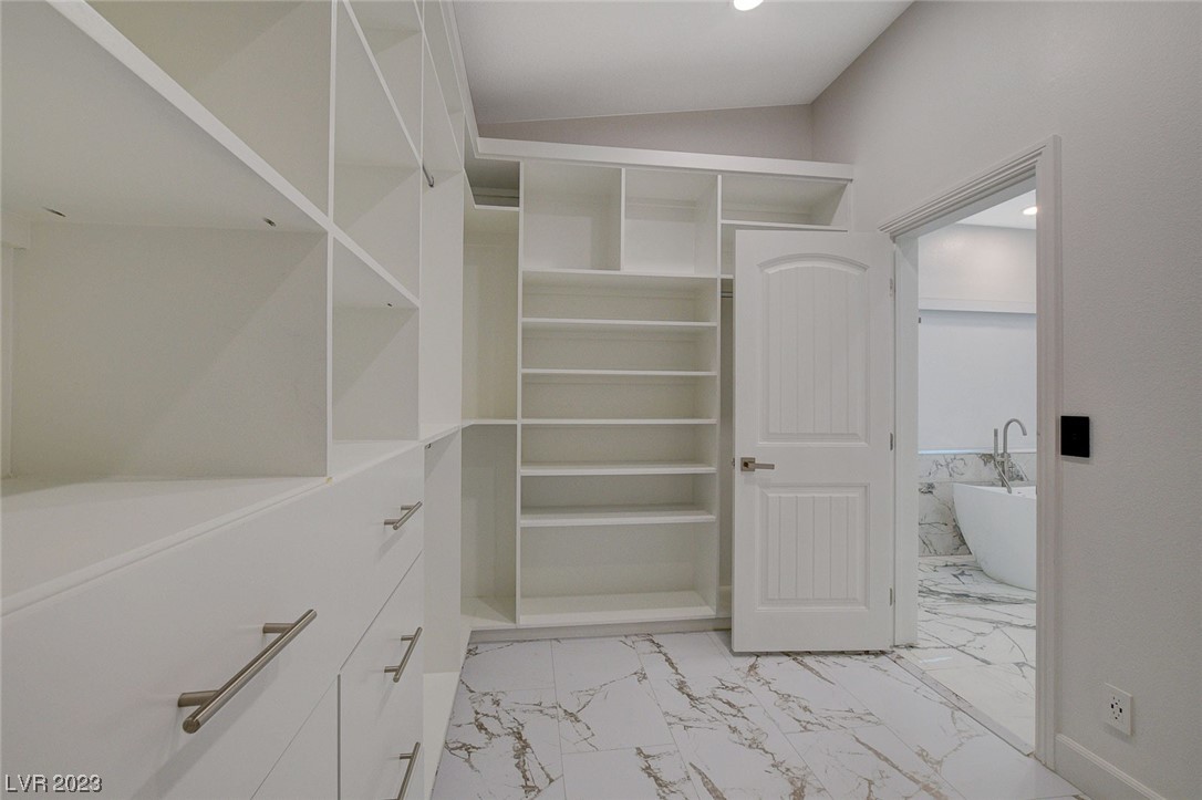 8332 Minots Ledge Avenue