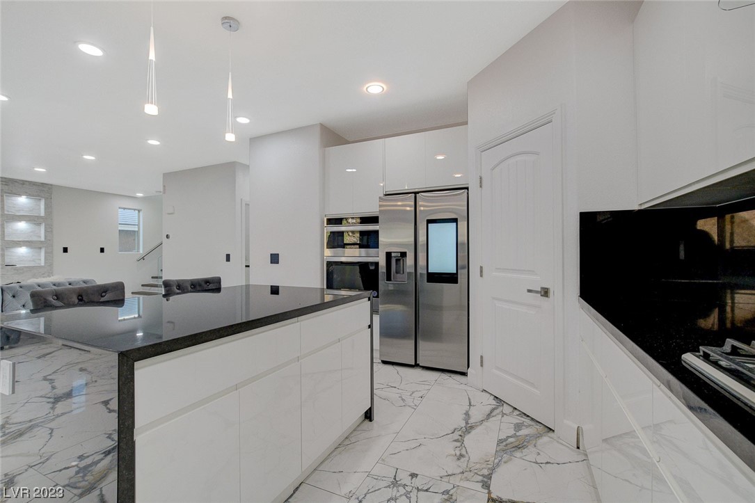 8332 Minots Ledge Avenue