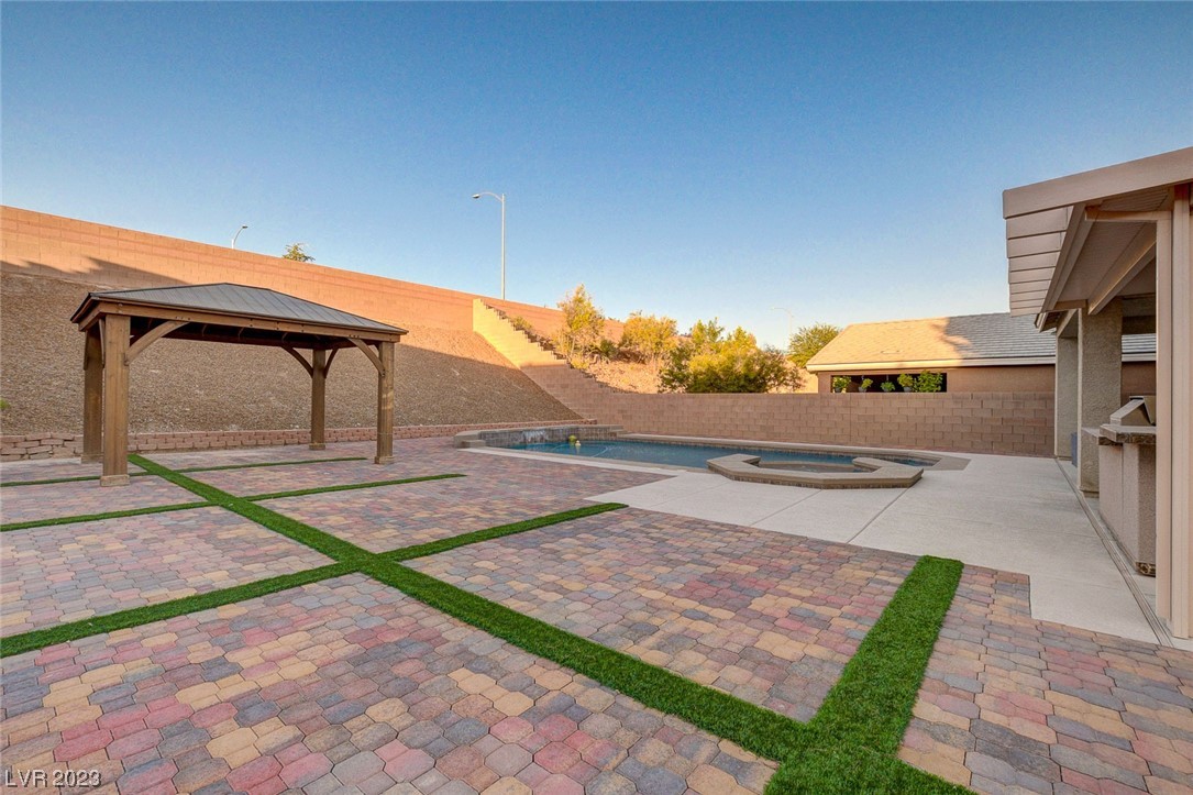 8332 Minots Ledge Avenue