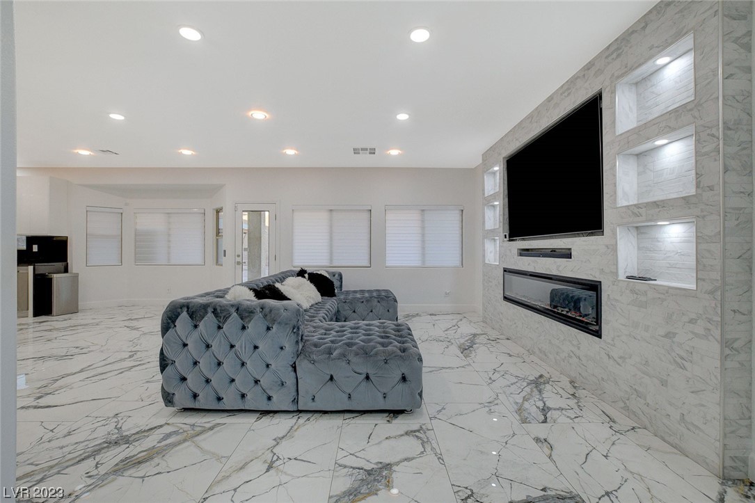 8332 Minots Ledge Avenue