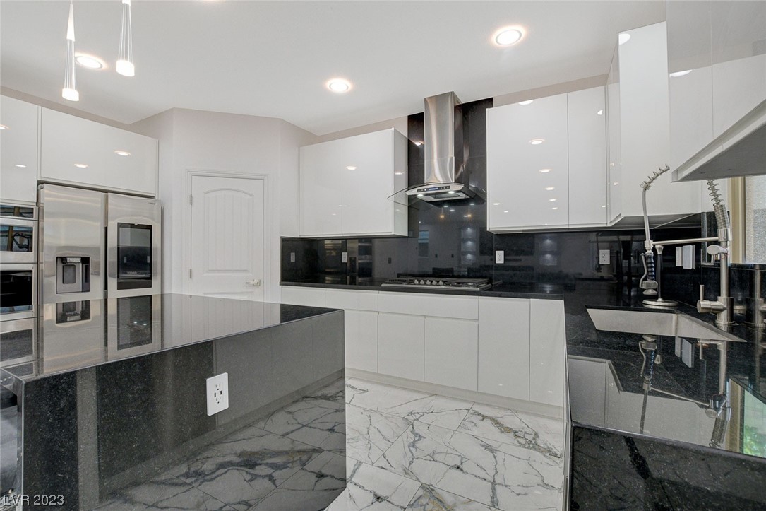 8332 Minots Ledge Avenue