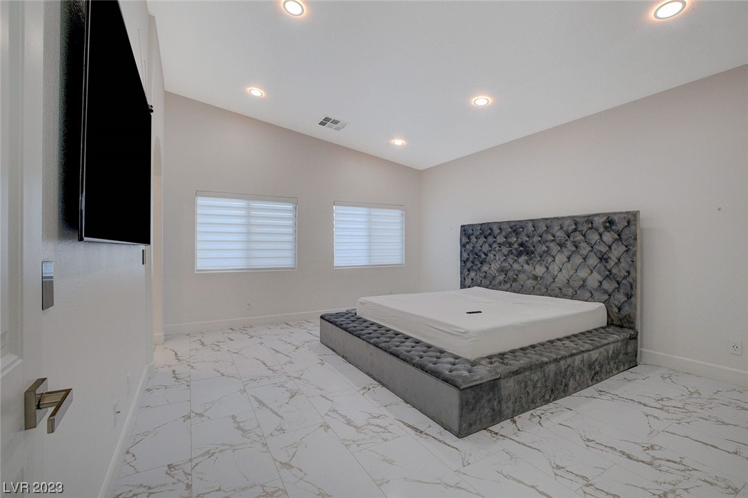 8332 Minots Ledge Avenue