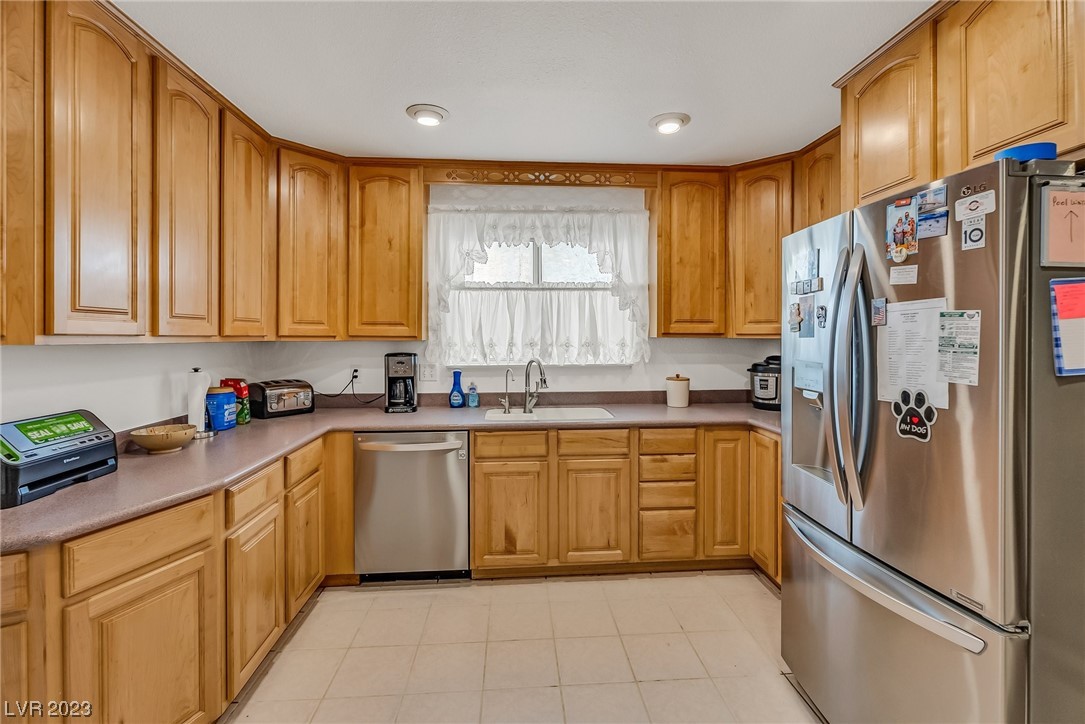 2432 La Casa Drive