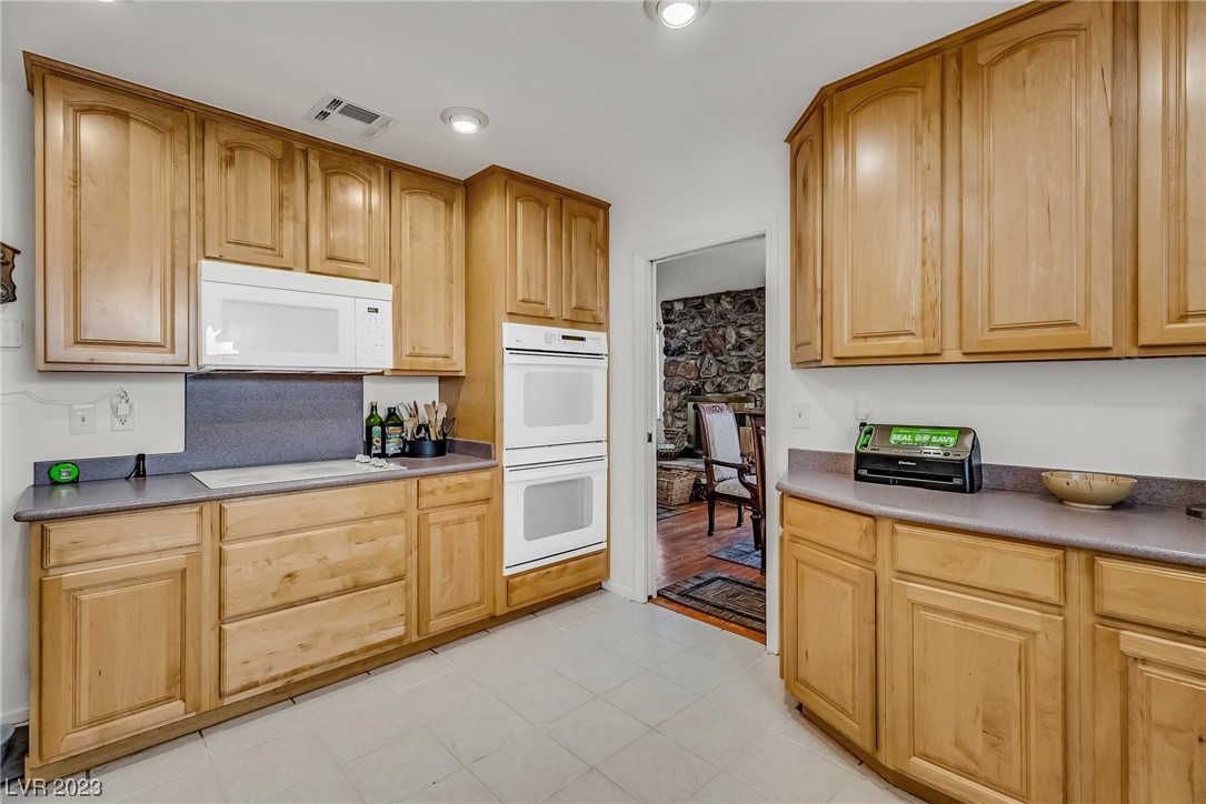 2432 La Casa Drive