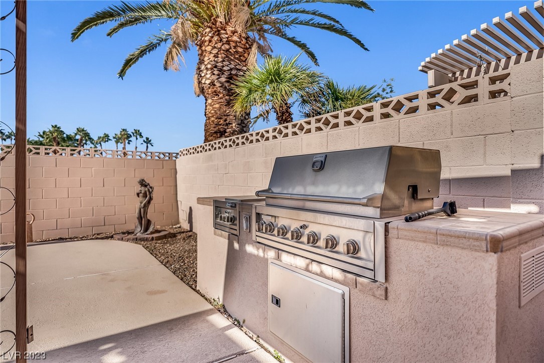 2432 La Casa Drive