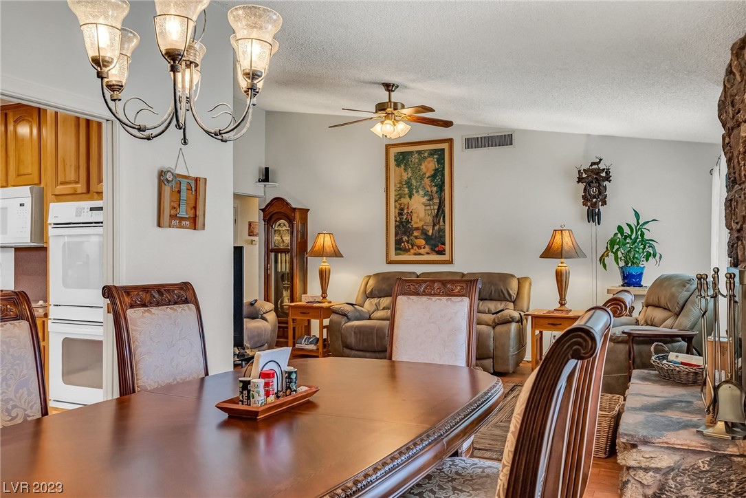 2432 La Casa Drive