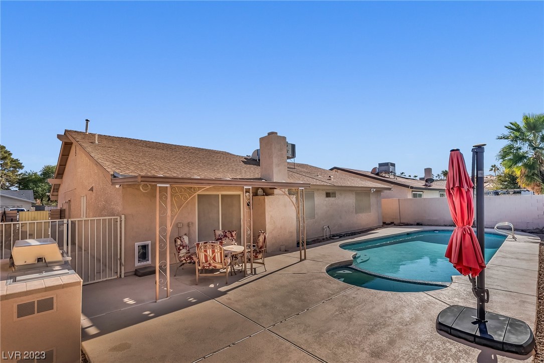 2432 La Casa Drive