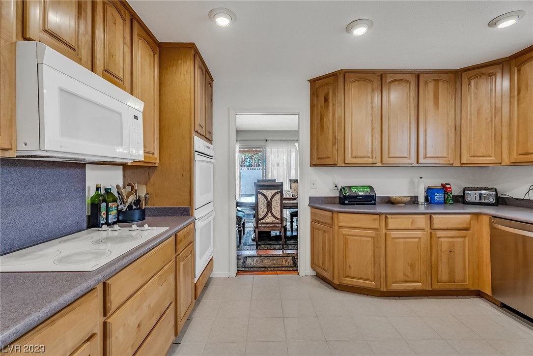 2432 La Casa Drive