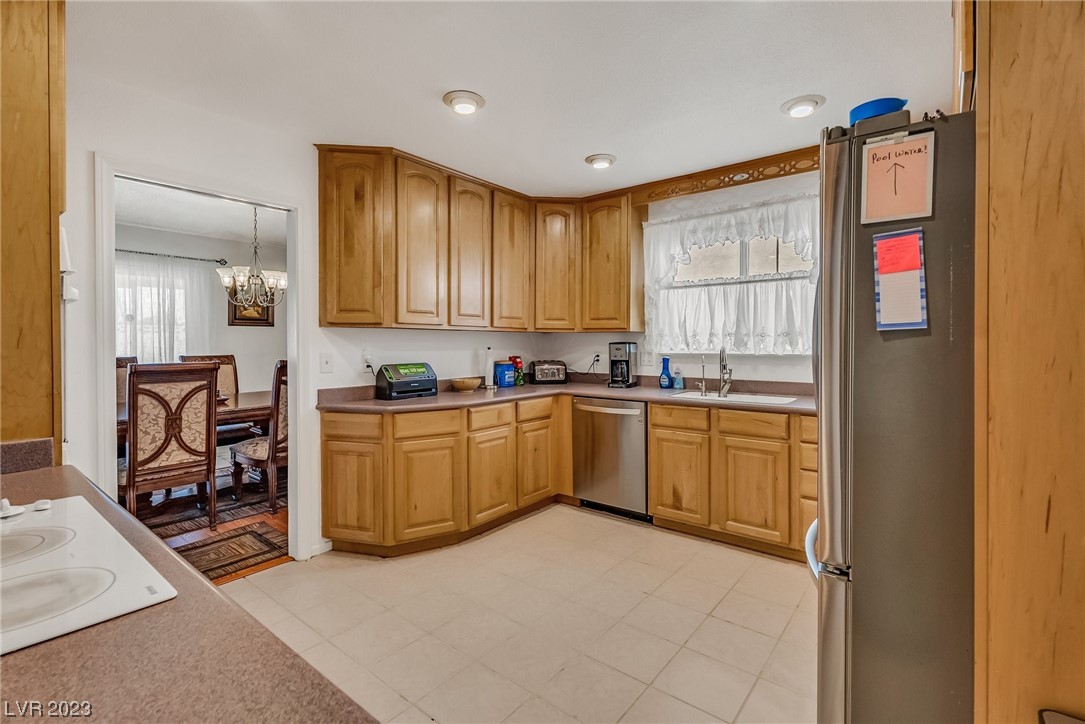 2432 La Casa Drive