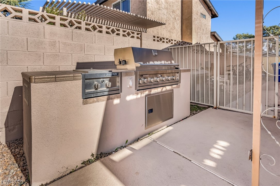 2432 La Casa Drive